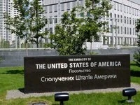 US Embassy in Ukraine continues to operate but advises Americans to leave