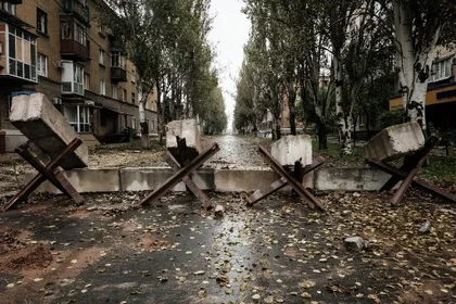 Trapped on the Frontline in Battle for Ukraine Town