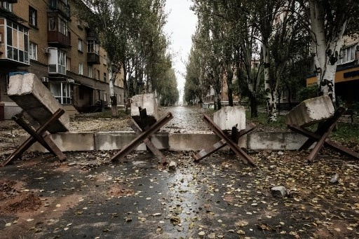 Trapped on the Frontline in Battle for Ukraine Town