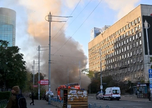 Zelensky Says Russian Strikes ‘Won’t Be Able to Break’ Ukrainians