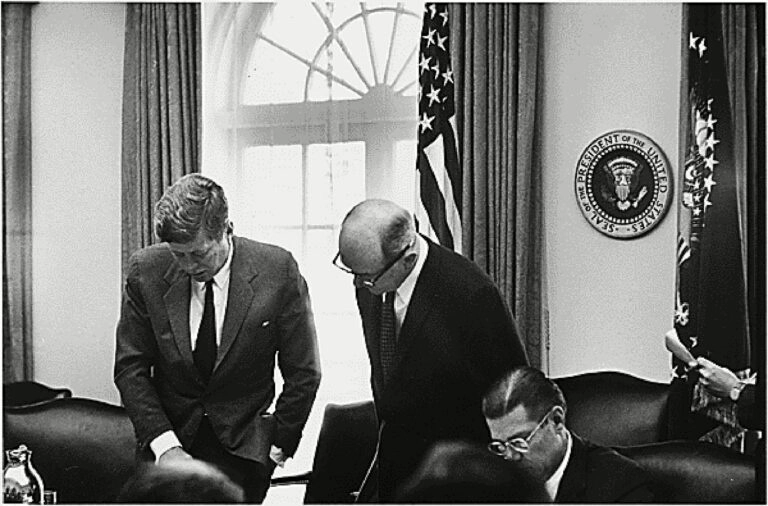 British Military Historian on Lessons of 1962 Cuban Missile Crisis