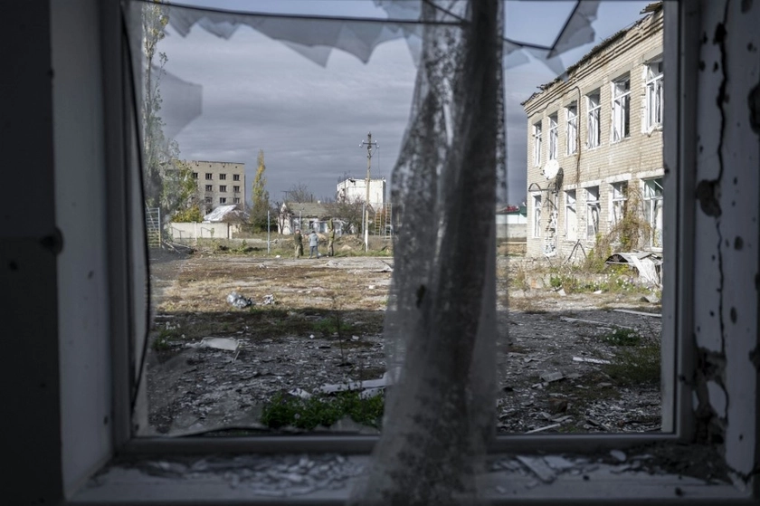 Ukraine Cautious as Russia Orders Troops Out of Kherson
