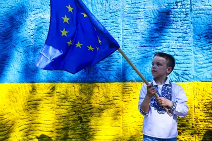 Poll: Ukrainians Ready to Endure War to Become Prosperous EU State