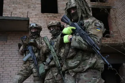 الجنود الأوكرانيون يتحدثون عن القتال ضد الروس في دونباس