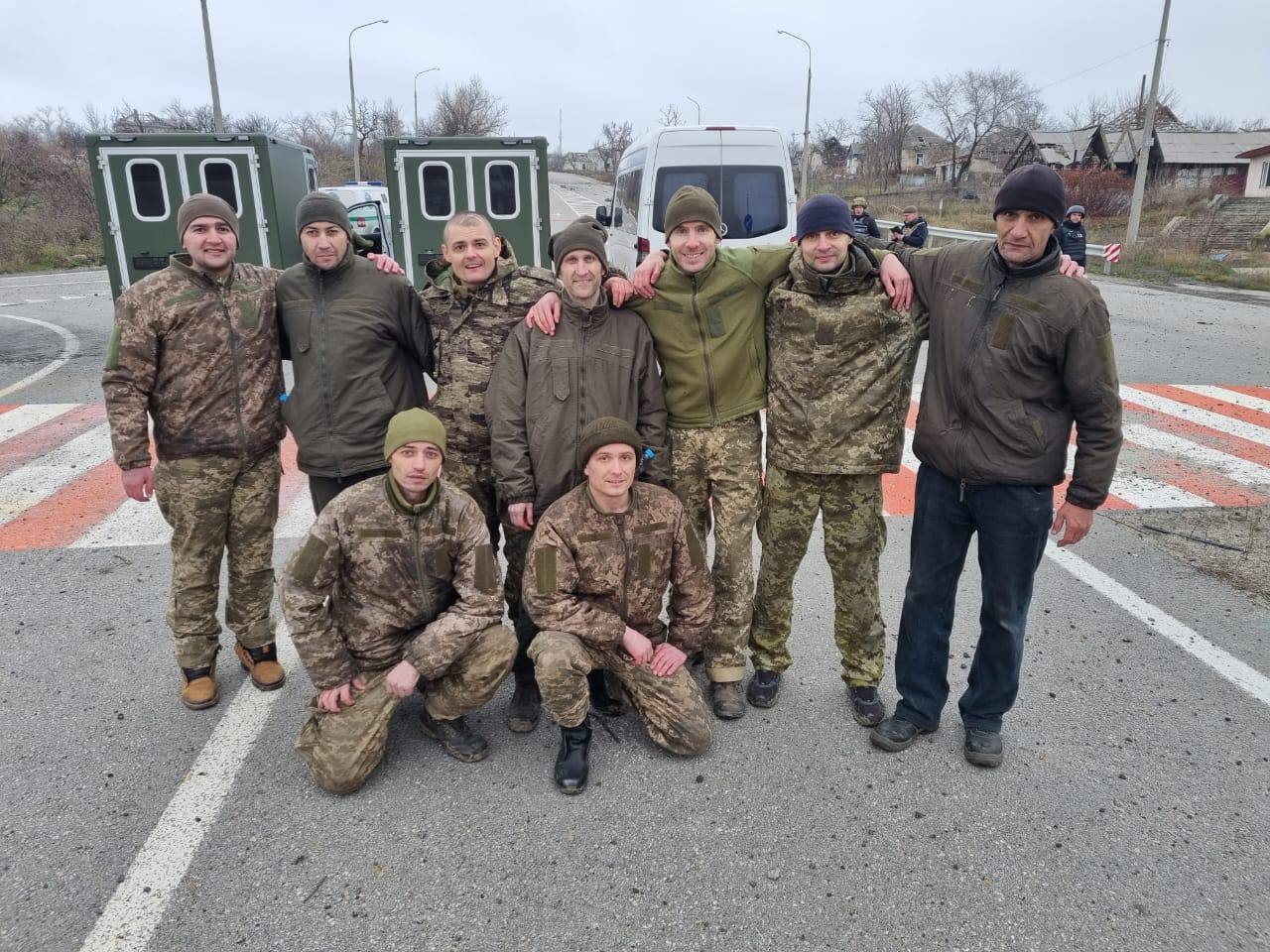 Another 12 Ukrainians Returned From Russian Captivity