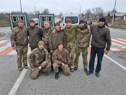 Another 12 Ukrainians Returned From Russian Captivity