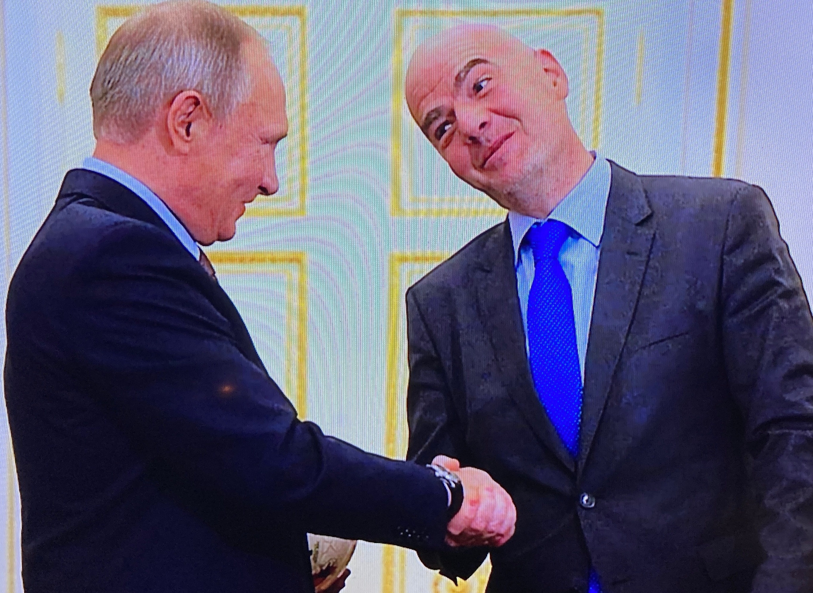 Інфантіно і російський диктатор Путін. Мила бесіда організаторів чемпіонату світу в Росії у 2018 році. Кадр з документального серіалу «Таємниці FIFA»