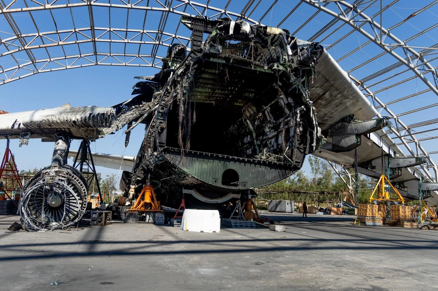 An-225 fuselage destroyed by Russian invaders