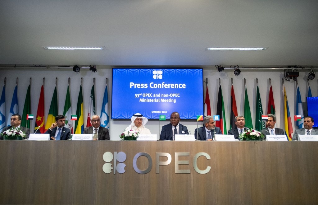 OPEC Set to Stick or Cut More Amid Plan to Cap Russian Oil Price