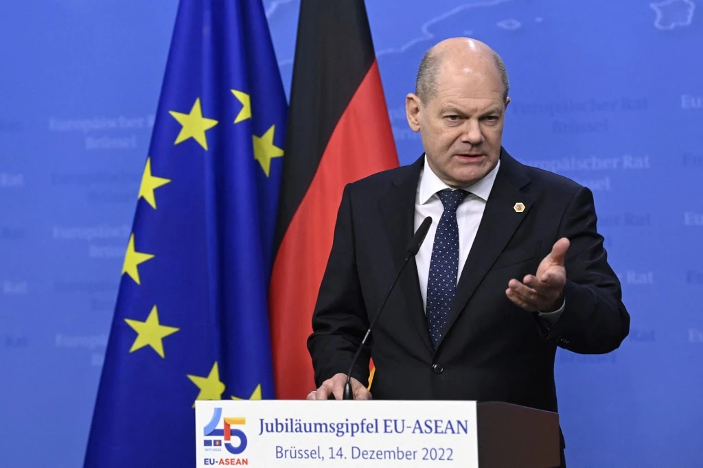 Scholz Wants to Keep Channels Open for Communication with Putin