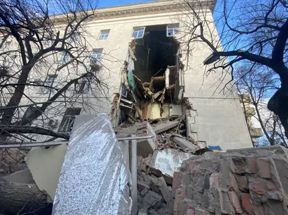 РФ у черговий раз вдарила по будівлі Херсонської ОВА