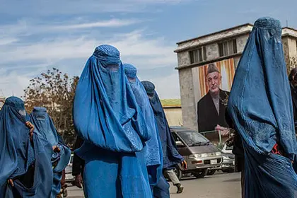 Таліби заборонили жінкам в Афганістані навчатися в університетах