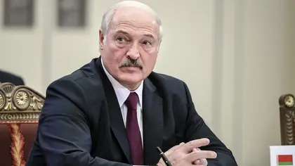 Лукашенко обговорив з військовими переміщення армії Білорусі біля України