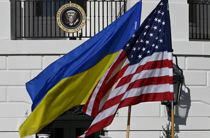 Ukraine Flags Vie With Christmas Decor as Zelensky Visits Washington