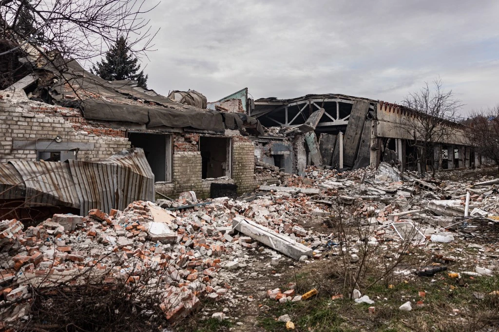 In Retaken Ukraine Village, Ruins, Hungry Cats and Few Residents