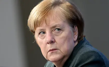 Меркель не братиме участь у зусиллях з завершення війни в Україні