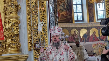 History Made as Orthodox Church of Ukraine Holds First Service in Kyiv-Pechersk Lavra