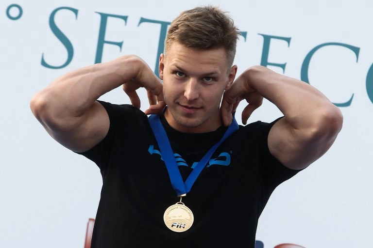 Ukraine&#8217;s Andriy Govorov celebrates after winning the men&#8217;s 50-meter butterfly and setting a new world record with a time of 22.27 seconds at the 55th Sette Colli — International Swimming Trophy at Foro Italico in Rome on July 1.