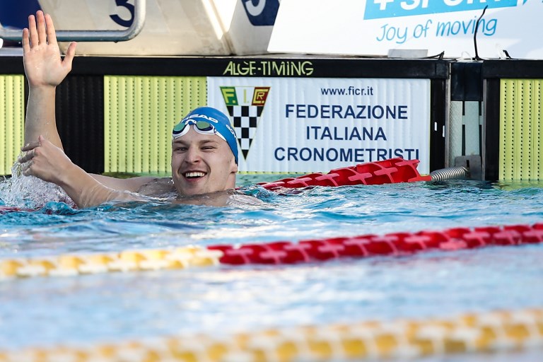 Ukraine&#8217;s Andriy Govorov celebrates after winning the men&#8217;s 50-meter butterfly and setting a new world record with a time of 22.27 seconds at the 55th Sette Colli — International Swimming Trophy at Foro Italico in Rome on July 1.