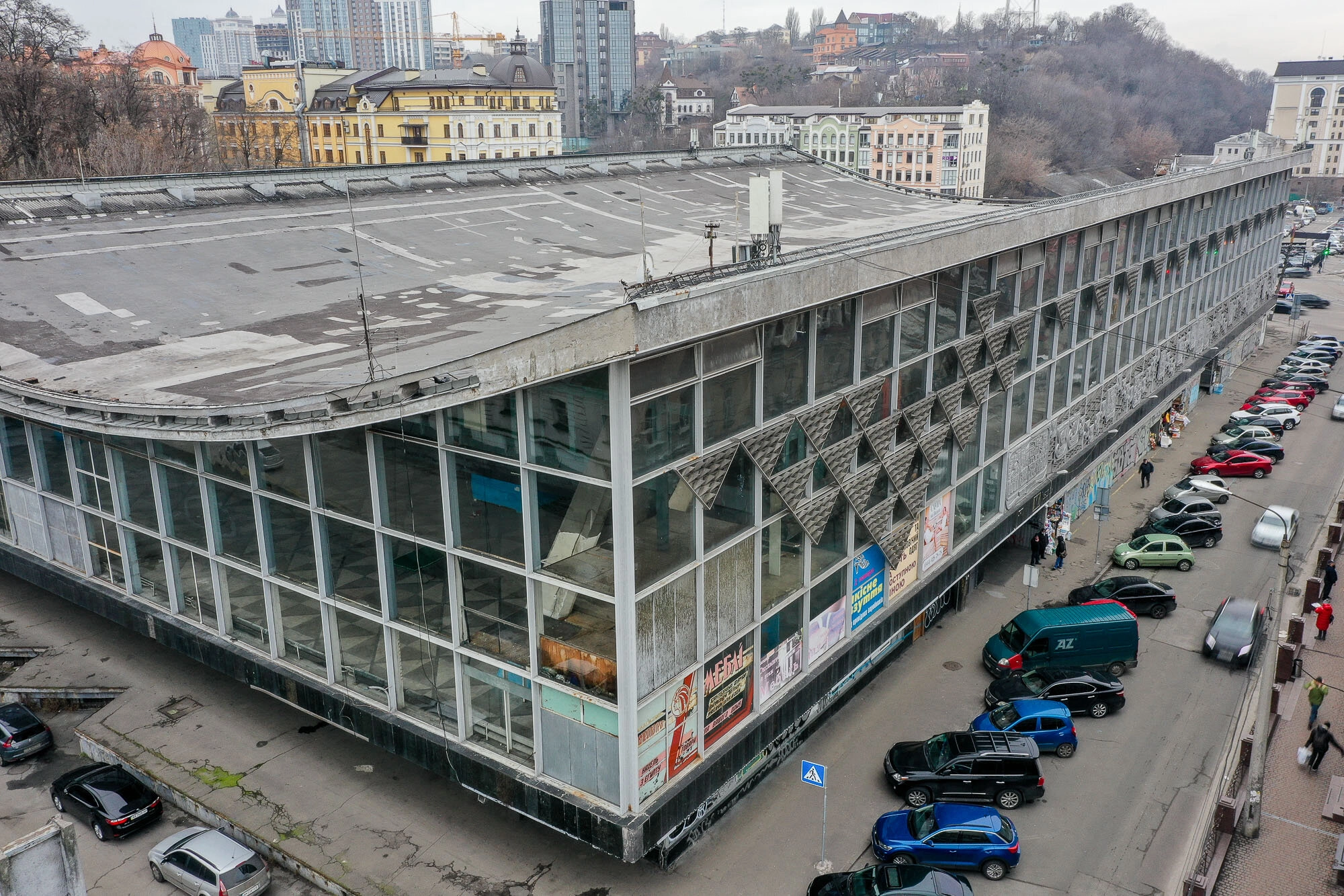 The Zhytniy Market is located in Podil district near the Kontraktova metro station in Kyiv.