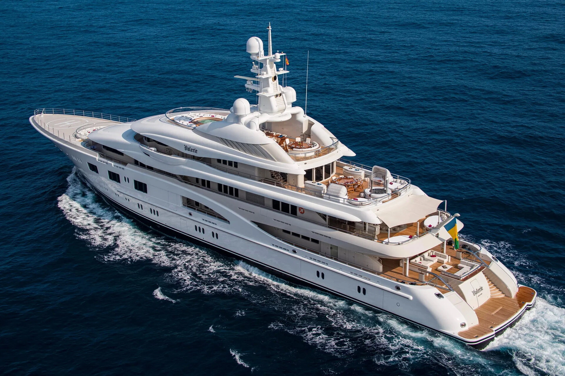 Valerie, an 85-meter luxurious superyacht allegedly belonging to Rinat Akhmetov is featured sailing in the sea. American celebrities Jennifer Lopez and Ben Affleck spent there a weekend of July 24-25, 2021.