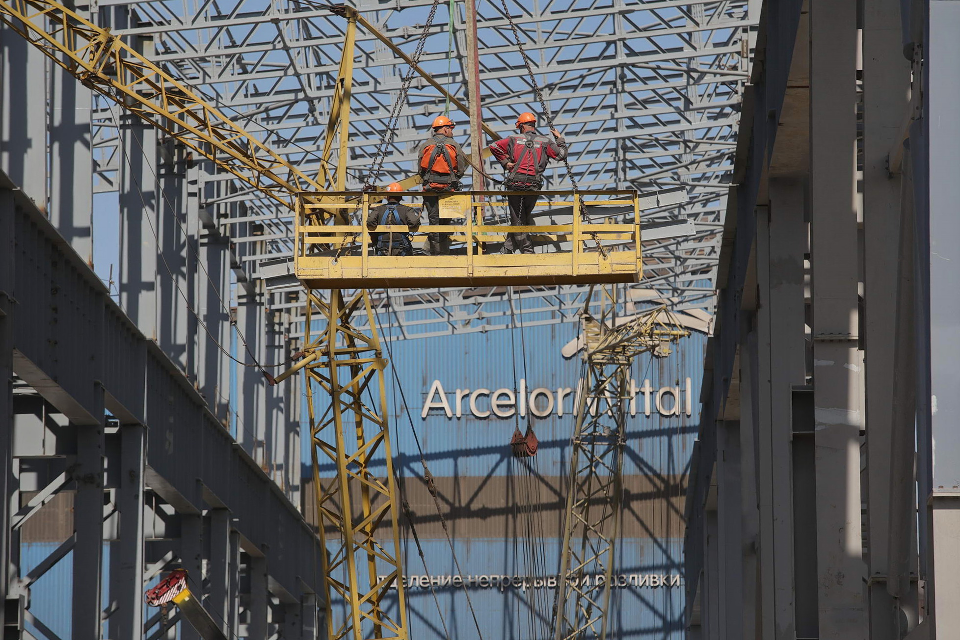 Workers at ArcelorMittal Kryvyi Rih work on building a new installation as a part of the company&#8217;s multi-million dollar investment program. 
