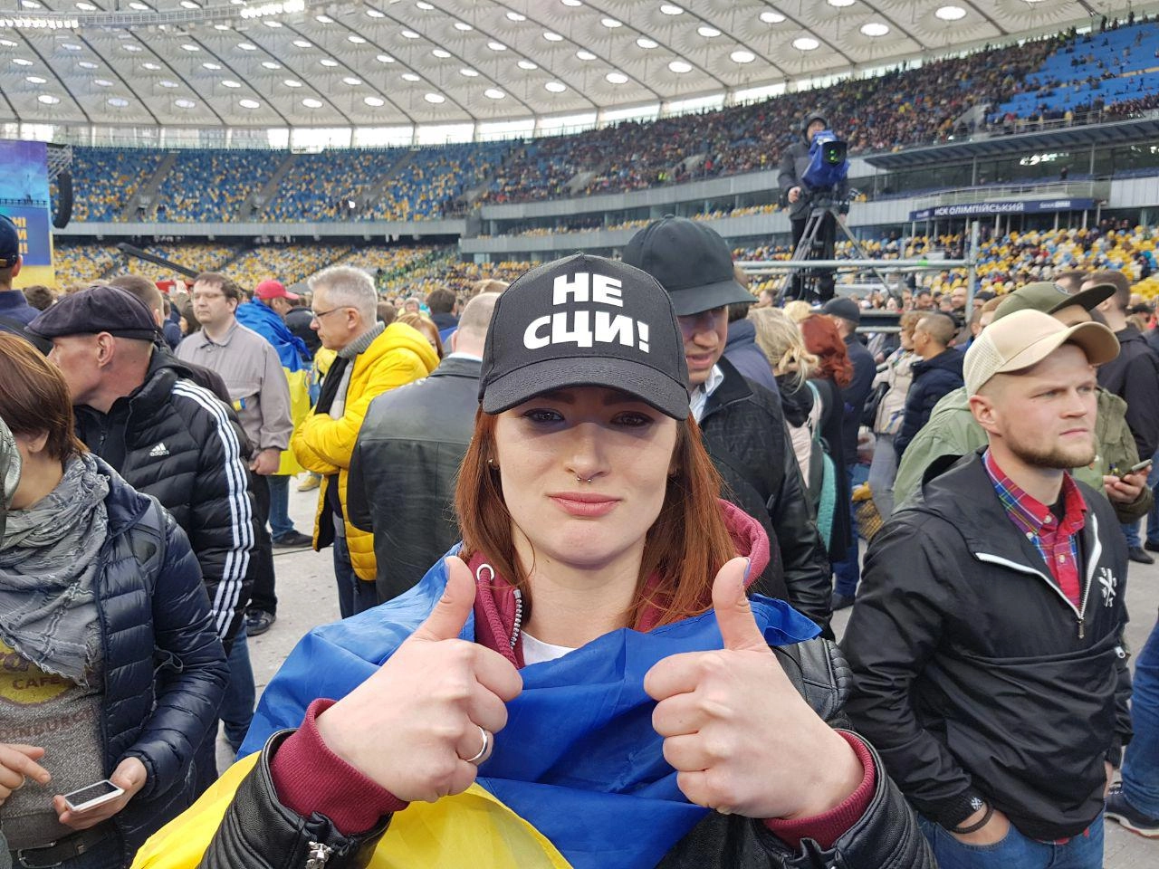 Supporters of President Petro Poroshenko gather ahead of the presidential electoral debate with his rival, comedian Volodymyr Zelenskiy, at Olimpiyskiy Stadium on April 19.