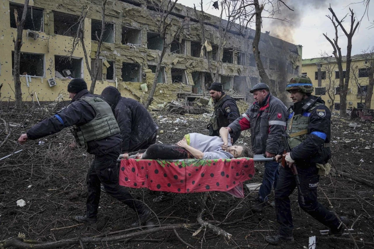 Війна РФ проти України знищила мирне життя по всій країні - Human Rights Watch