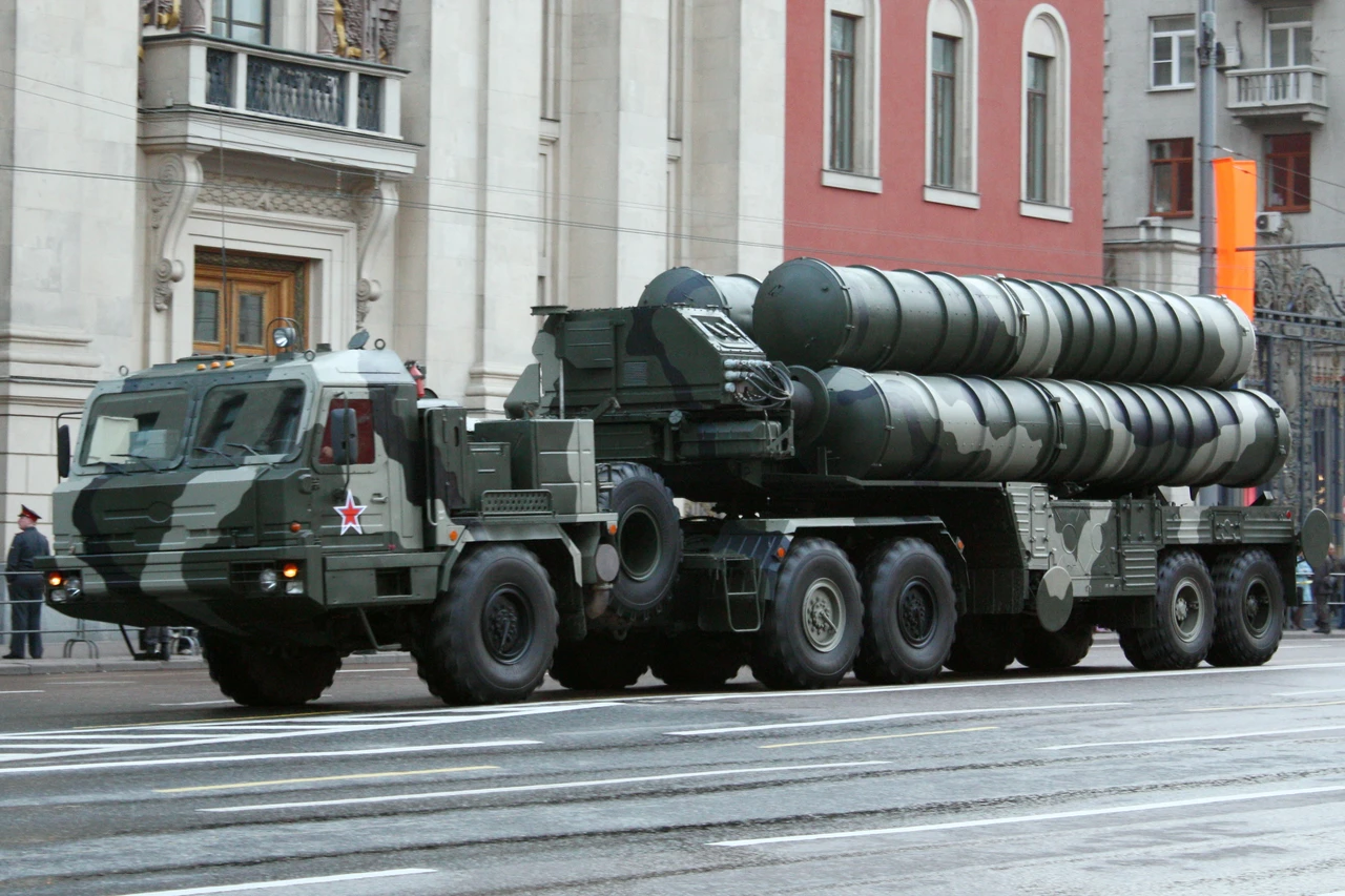 РФ почала бити по Україні ракетами з С-400