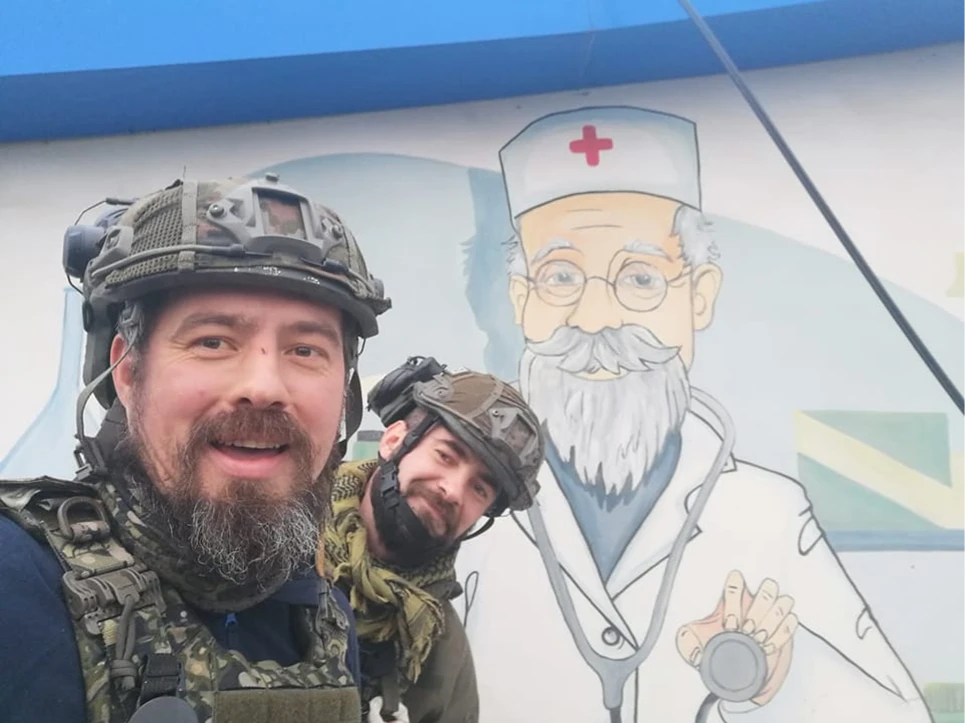“Будемо з українськими військовими до кінця” - польський волонтер, який допомагає в Соледарі