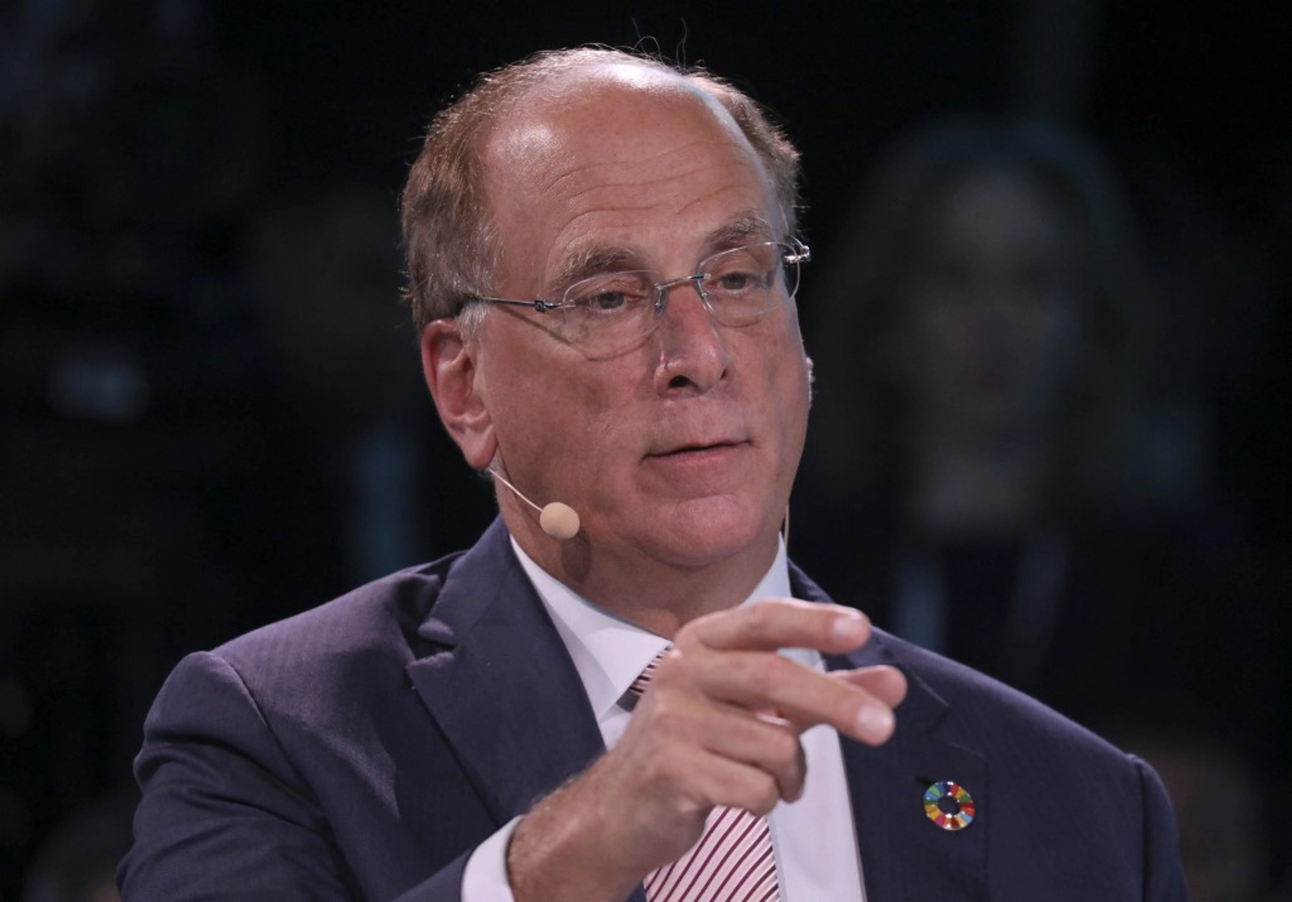 BlackRock Chief Says Investors Ready to 'Flood' Ukraine