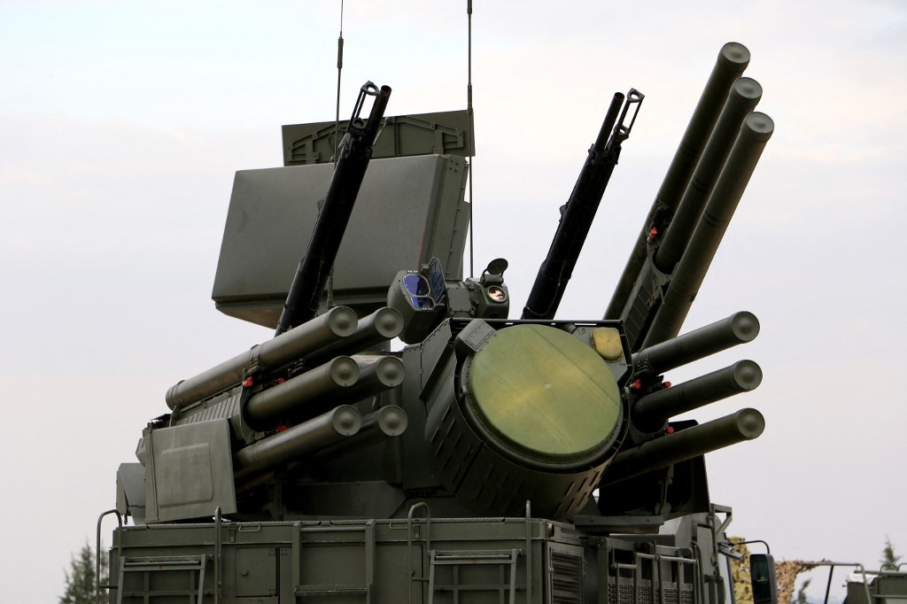 Russia Deploys New Air Defense Systems on Moscow Rooftops