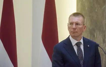 لاتفيا تعلن تخفيض مستوى علاقاتها الدبلوماسية مع روسيا