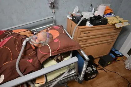 ‘Total Torture’: Sick Ukrainians Gasp for Oxygen Amid Blackouts