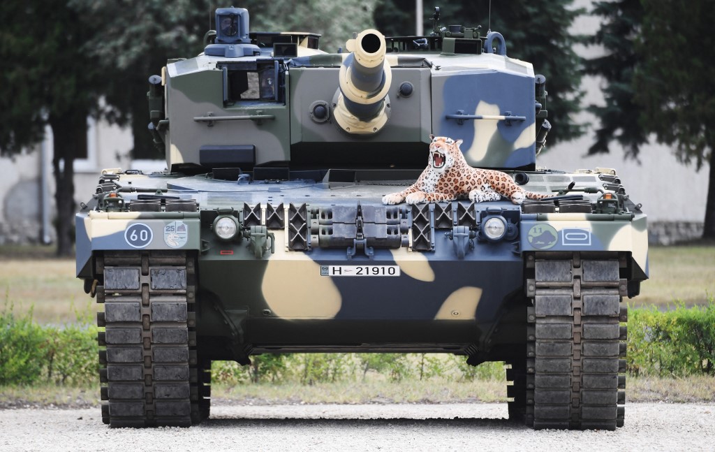 Leopard 2 Tanks To Go On Ukrainian Offensive. Main Features