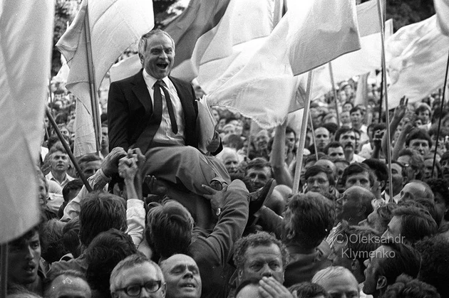 Dmytro Pavlychko – A Poet who Was Much More Than That | Article - Vimarsana News