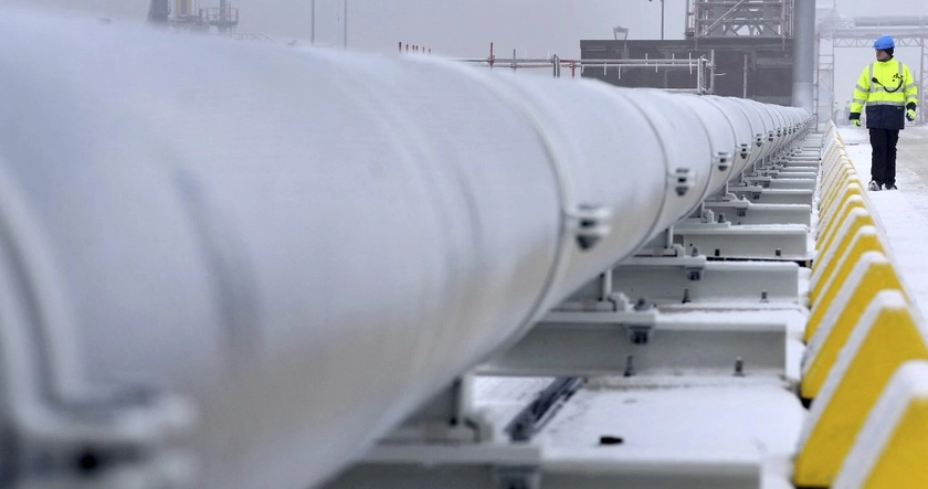 EU Firms Debate Reviving Russian Gas Amid US Tariff Tensions