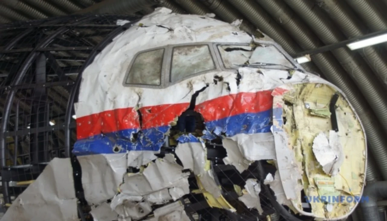 محققون دوليون: “مؤشرات قوية” إلى أن بوتين وافق على توفير صاروخ أسقط الرحلة MH17