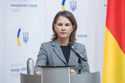 Україна потребує завершення війни, але не на умовах РФ, - Бербок