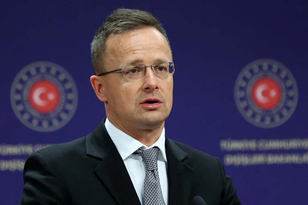 Hungary FM Visits Belarus to Urge Peace in Ukraine War