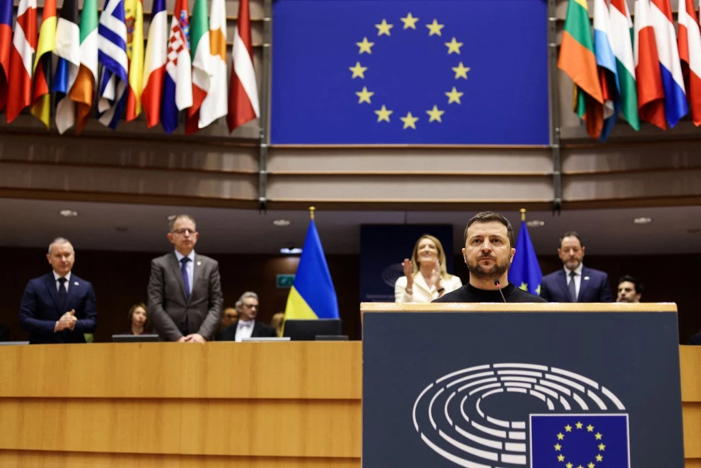 Тиждень України: проривний візит Володимира Зеленського до Європи та небезпечна межа у політиці