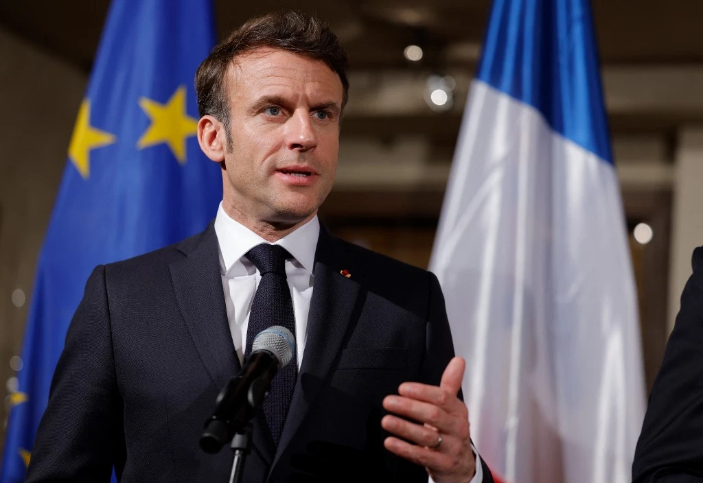 Macron Says he Wants Russia Defeated, not Crushed