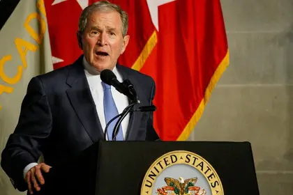 Буш у 2009 році попереджав Обаму про можливу агресію РФ проти України