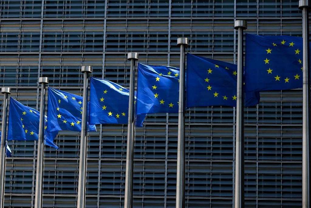 Євросоюз офіційно ухвалив десятий пакет санкцій проти Росії