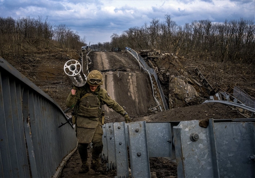 Керівник ОП Єрмак запевняє, що військові в Бахмуті тримаються попри заяви НАТО про можливу окупацію