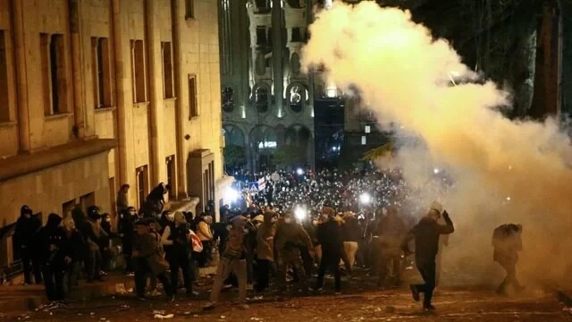 Масові протести у Грузії: правляча партія відкликає закон про іноагентів