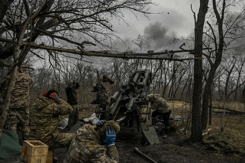 Ukraine Readies Counteroffensive as Russia Inches Forward in Bakhmut