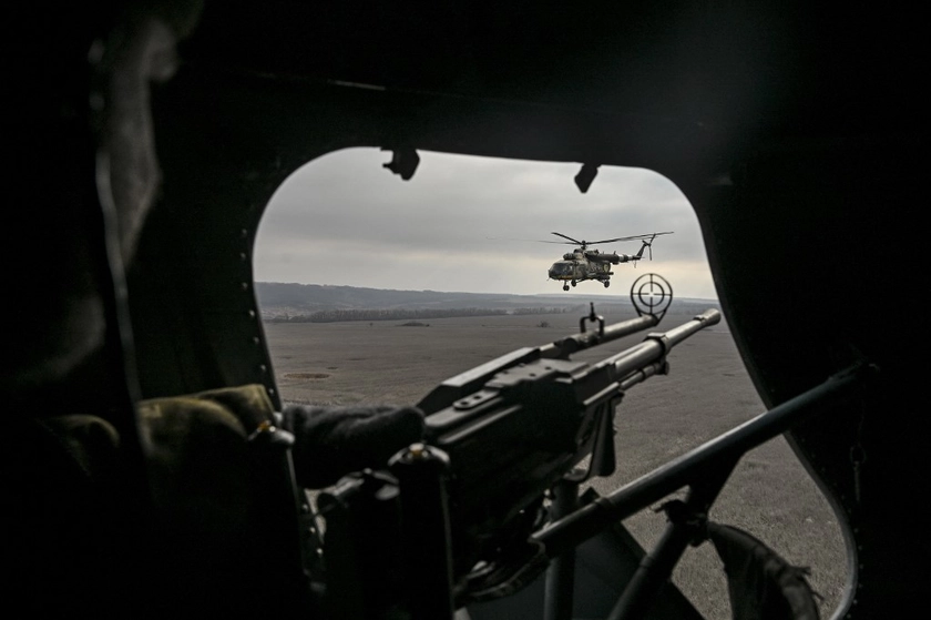 Ukrainian Gunships Rain Rockets on Russian Targets Near Bakhmut
