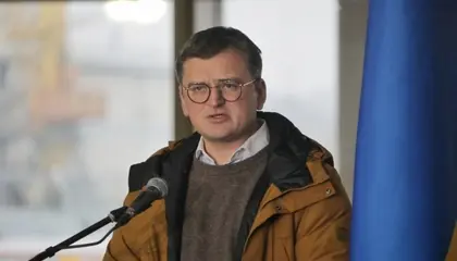 وزير خارجية أوكرانيا يحث ألمانيا على إرسال المزيد من الذخيرة