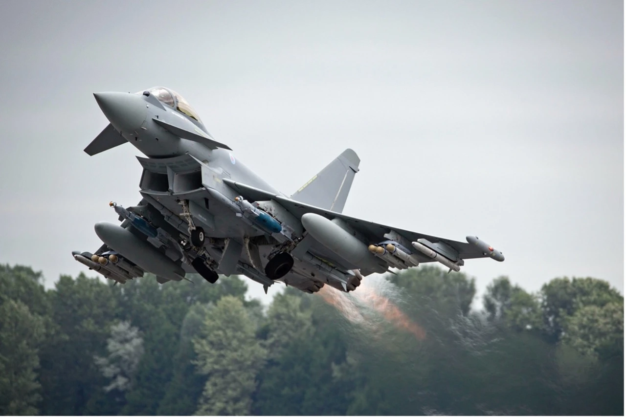 The Pinnacle of Modern Non-Stealth Fighter Jets: The Eurofighter Typhoon.hoa - LifeAnimal
